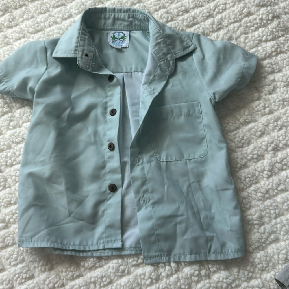 Boys button up, 3T Seafoam green, coconut button detail